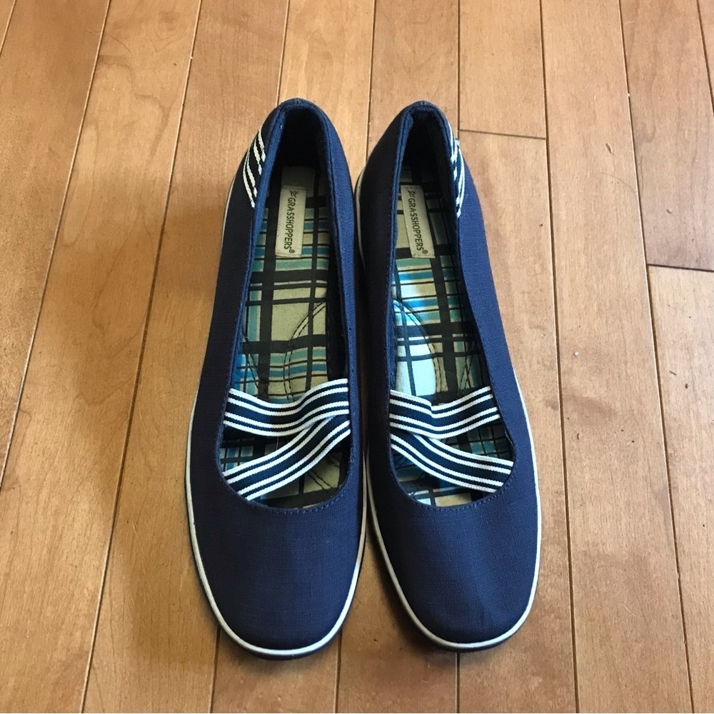 Women’s Size 8.5 N Narrow Navy Blue Canvas Slip on Low Wedge, Padded Sole